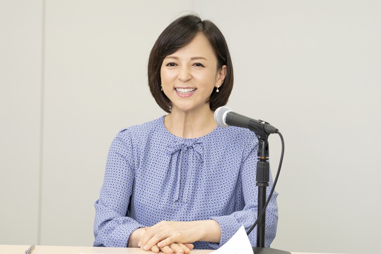 パネルディスカッションに登壇する いとうまい子さん